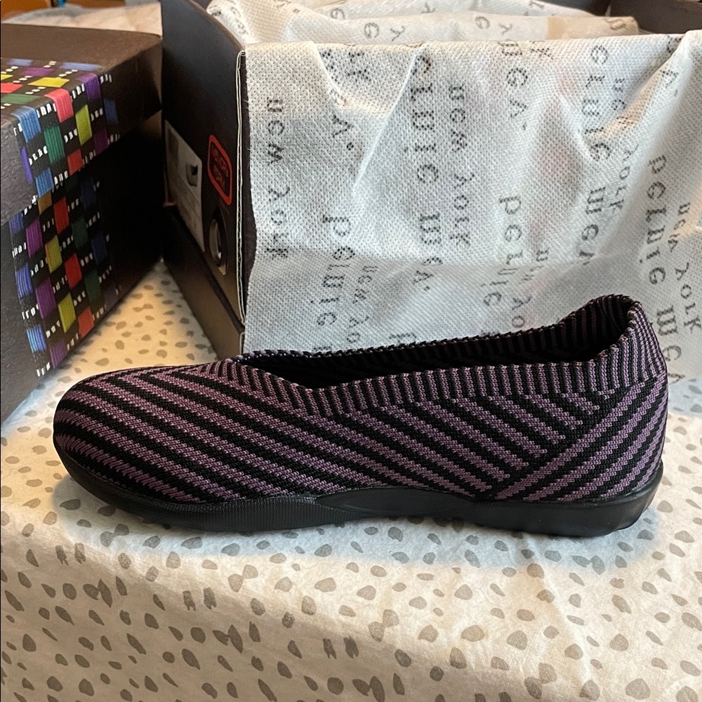 Kids Bernie Mev Valerie K black mauve slip-on shoes 31 youth. NIB